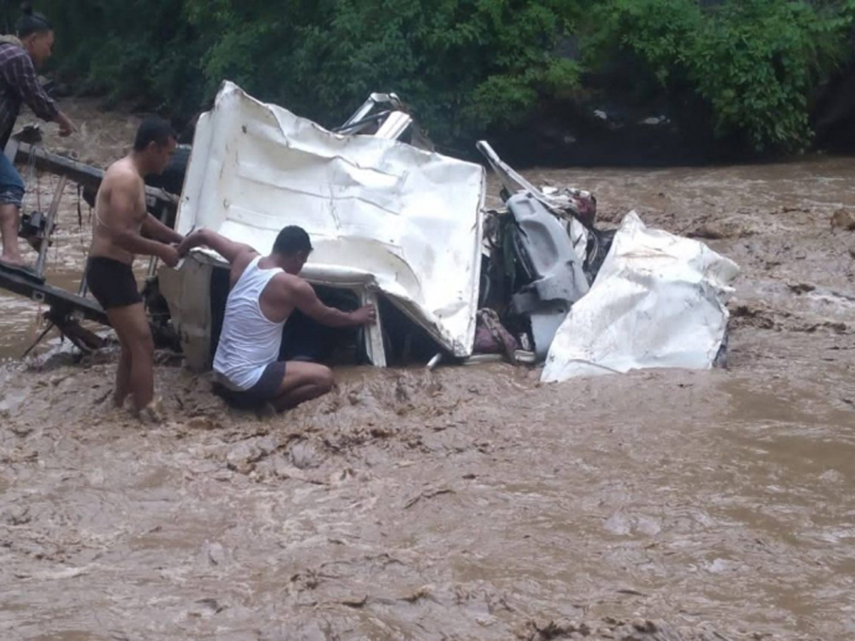 रोल्पामा जिप दुर्घटना परी मृत्यु भएका चालकको शव फेला, घाइते सहचालक बैतडीका मनोजको उपचार हुँदै 